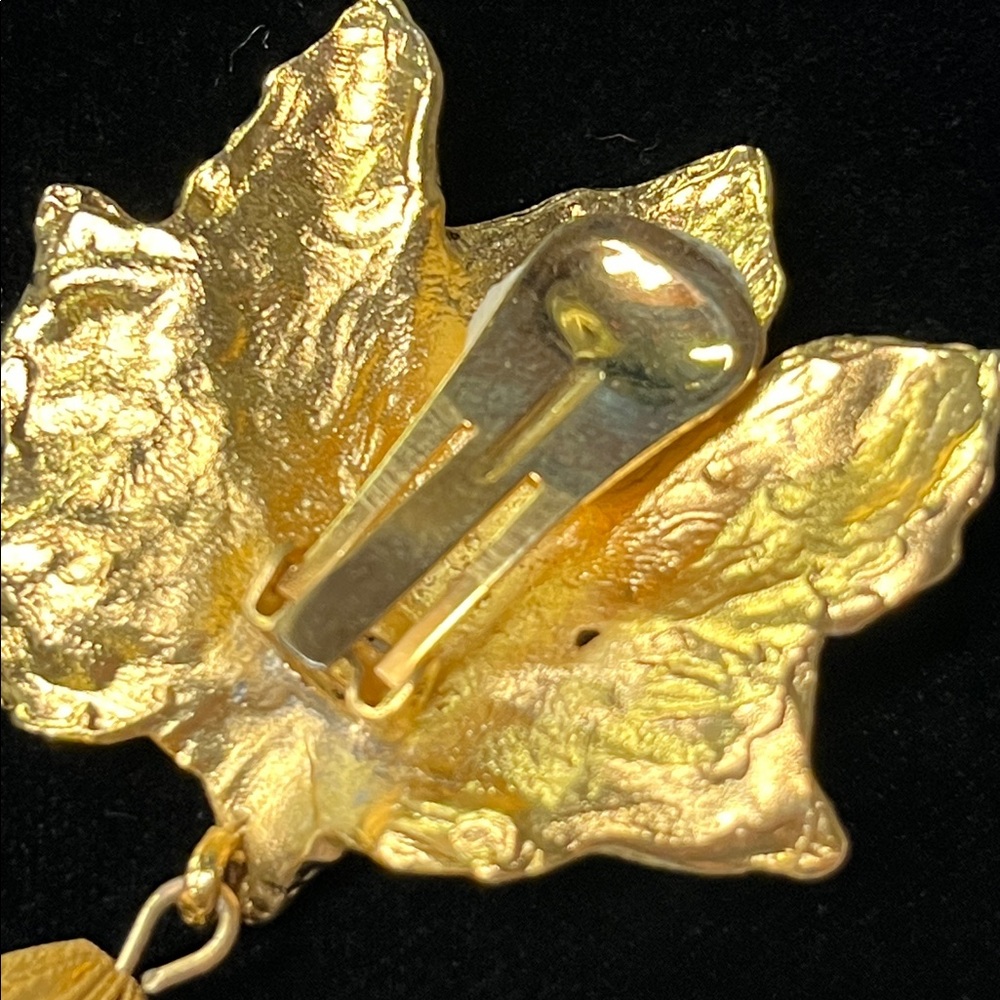 CAROLINE GRAVES VINTAGE Event Evening Gold Leaf Pearl Drop Clip-On Earrings - Picture 5 of 14